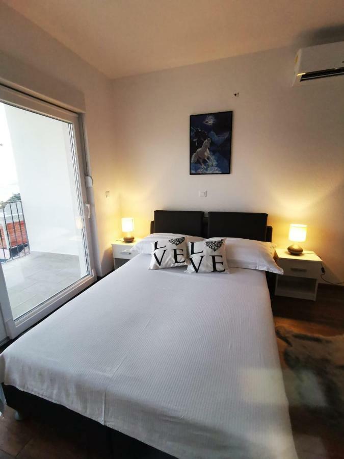 Charming Studio - Apartment Makarska Luaran gambar